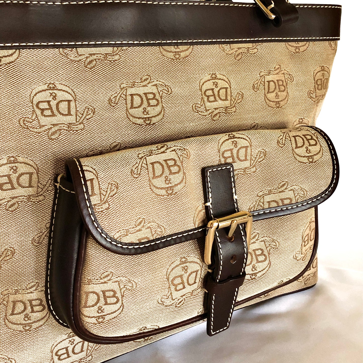 Shoulder bag - Womens Authentic Dooney & Bourke Donegal Collection Leather Signature Purse / Shoulder Bag