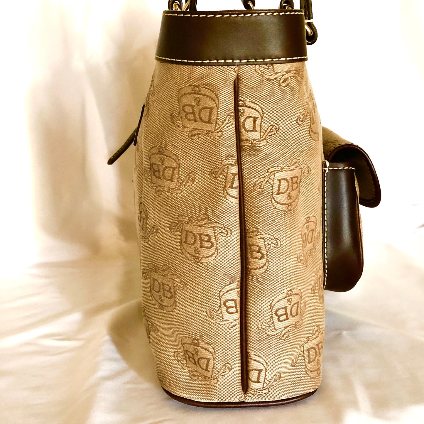 Shoulder bag - Womens Authentic Dooney & Bourke Donegal Collection Leather Signature Purse / Shoulder Bag