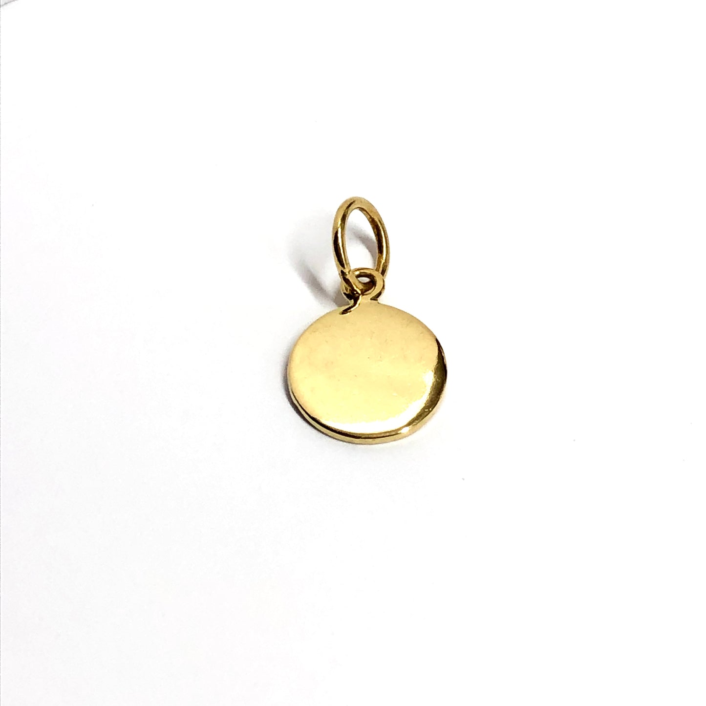 Minimalist Round Gold pendant