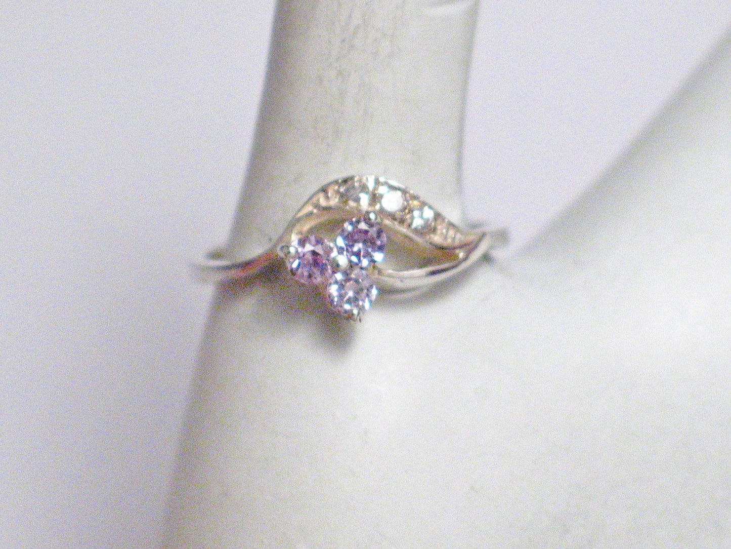 Silver Rings | Women's Petite Sterling Silver Light Purple Flower Ring 8.5 | Estate Jewelry online
