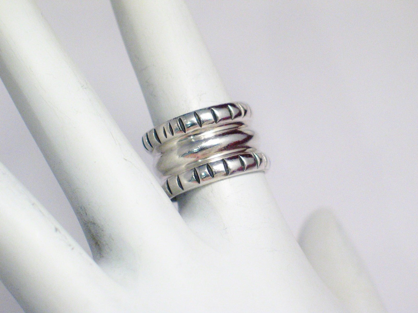 Cigar Band Ring, sz6.25 Lined Pattern Design Wide Sterling Silver Ring - Discount Estate Jewelry - Blingschlingers