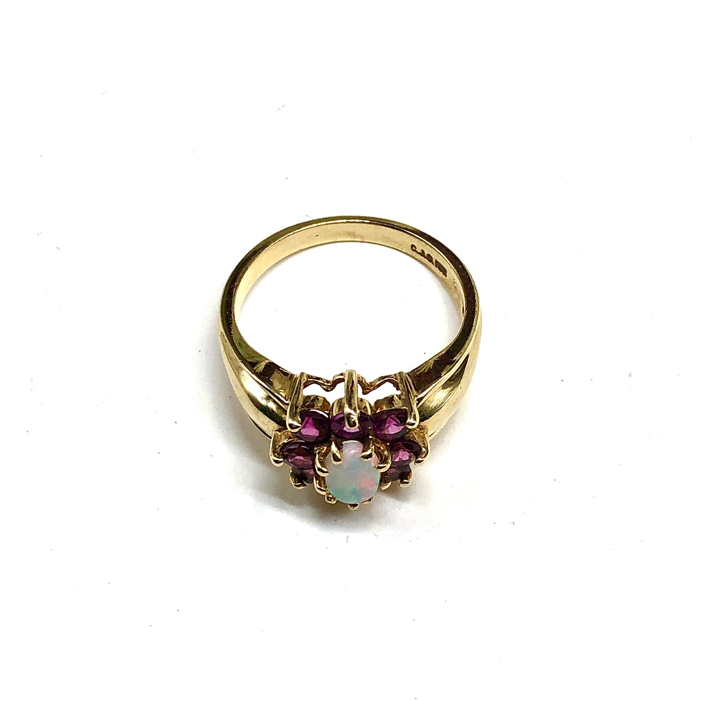 Beautiful 10k Gold Opal Gemstone Ring!