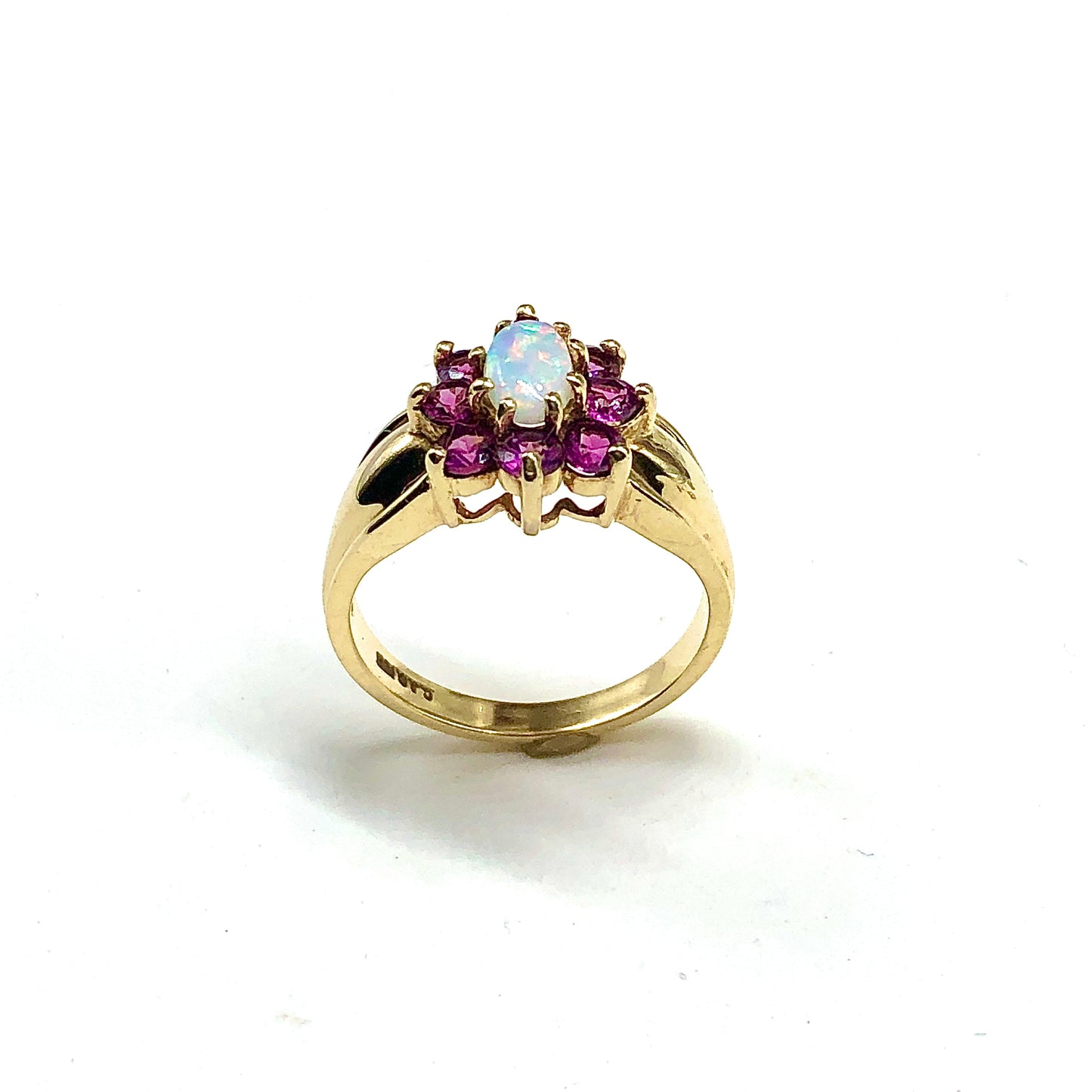 Beautiful 10k Gold Opal Gemstone Ring!