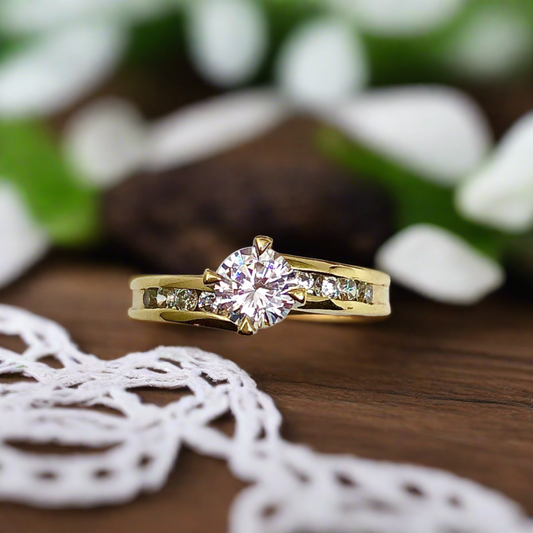 European 9k Gold Beautiful Cubic Zirconia Engagement Ring sz5.75