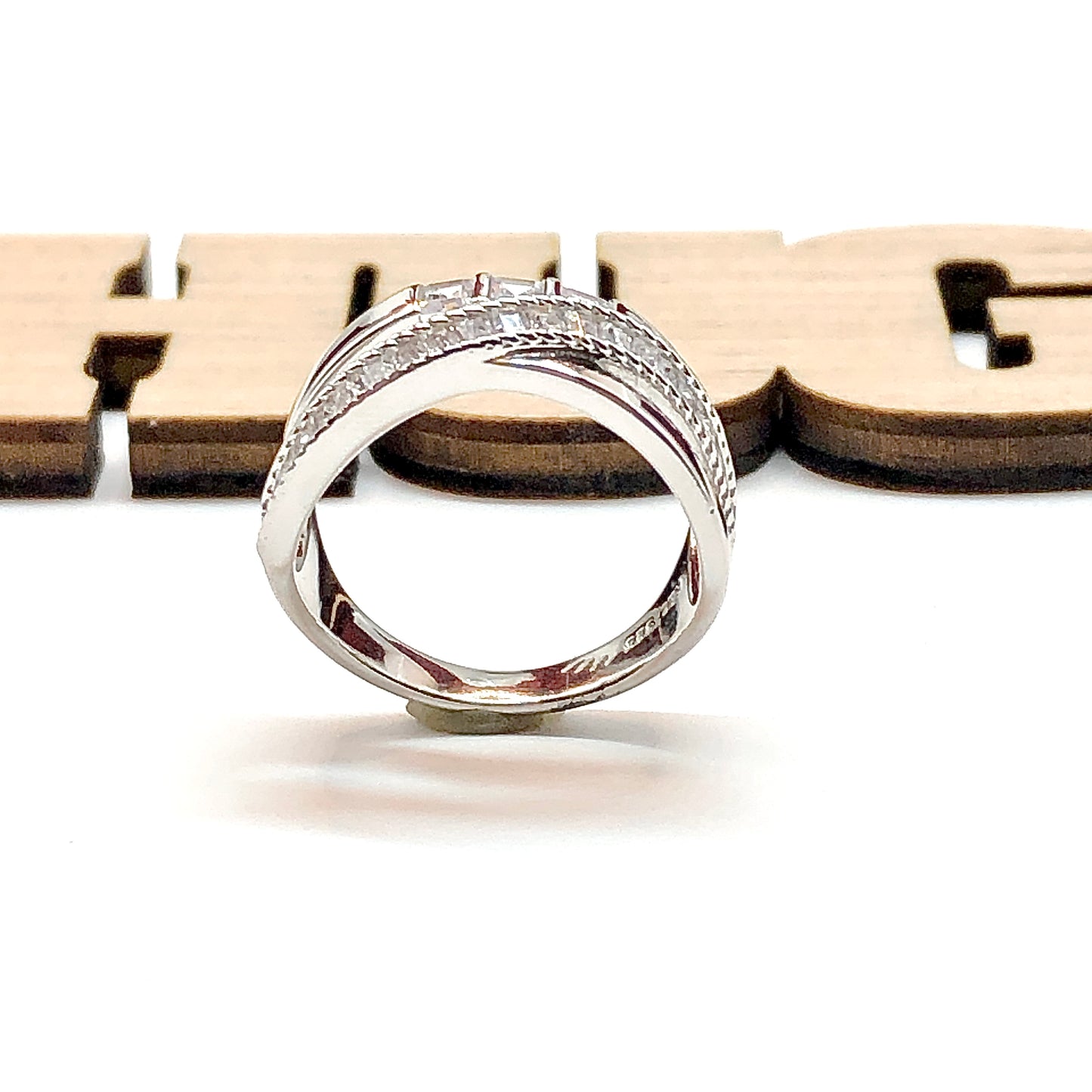 Beautiful Bypassing Baguette Band - Sterling Silver sz7.5