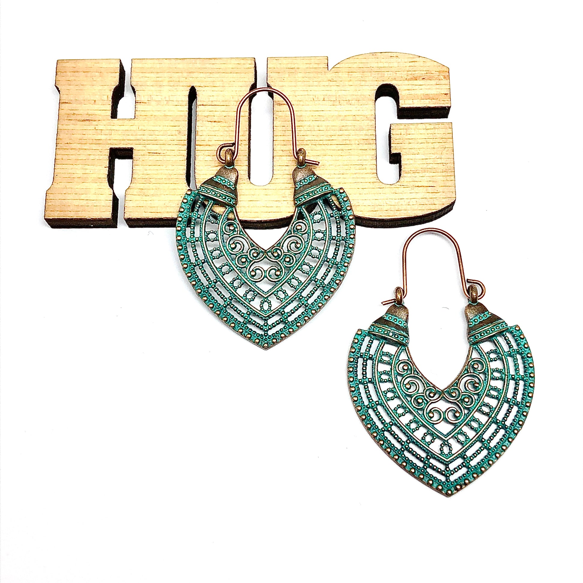 Vintage Indonesian Style Filigree Chevron Side Hoop Earrings  | Blingschlingers USA