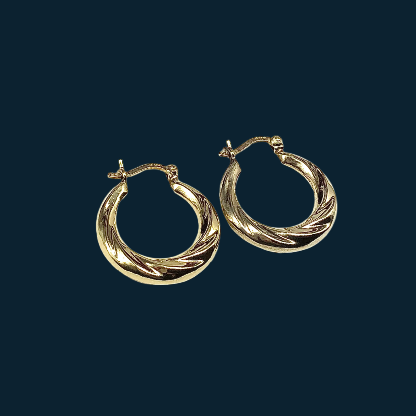 7/8in Sterling Silver Gold Plated Tapered Hoop Earrings
