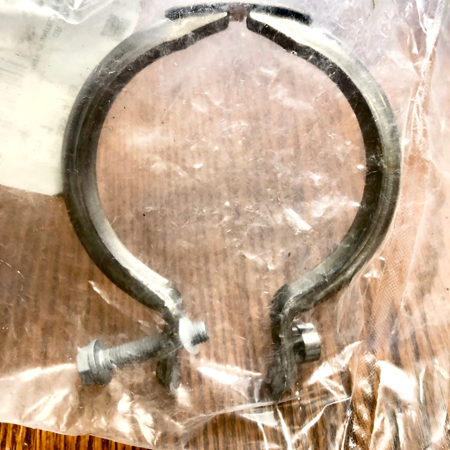 2021-2025 Chevy Trailblazer L, LS, LT Exhaust Clamp, 2020-2026 Buick Encore GX upper Catalytic Converter Clamp OEM GM Part 55513359