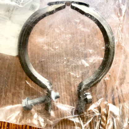 2021-2025 Chevy Trailblazer L, LS, LT Exhaust Clamp, 2020-2026 Buick Encore GX upper Catalytic Converter Clamp OEM GM Part 55513359