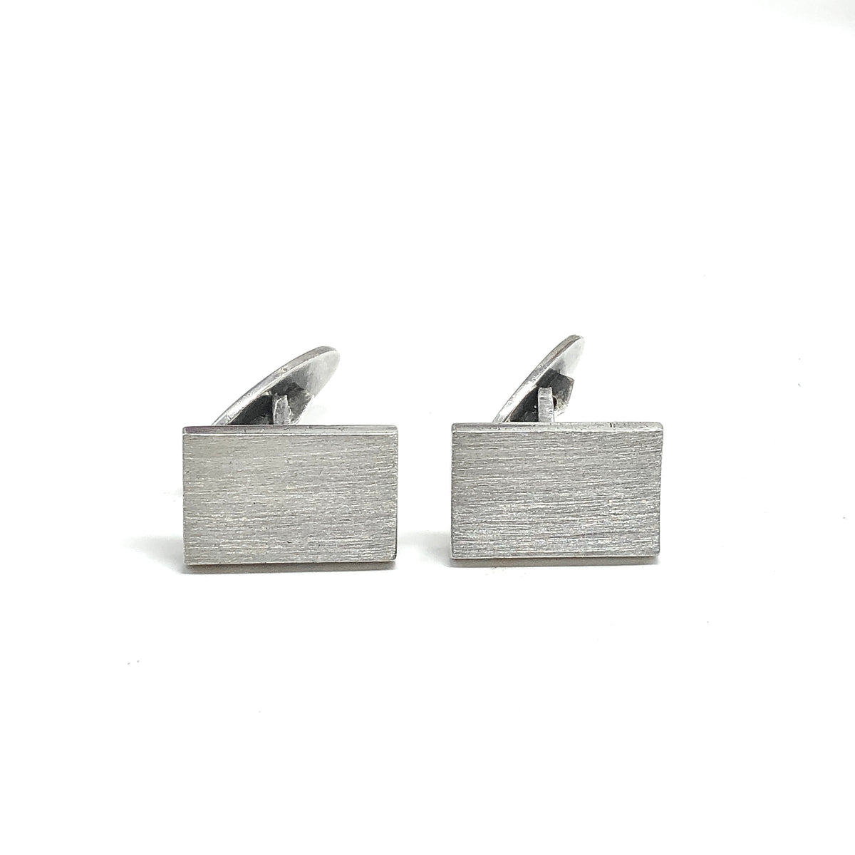 A pair of 925 sterling silver rectangular cufflinks with a brushed metal texture