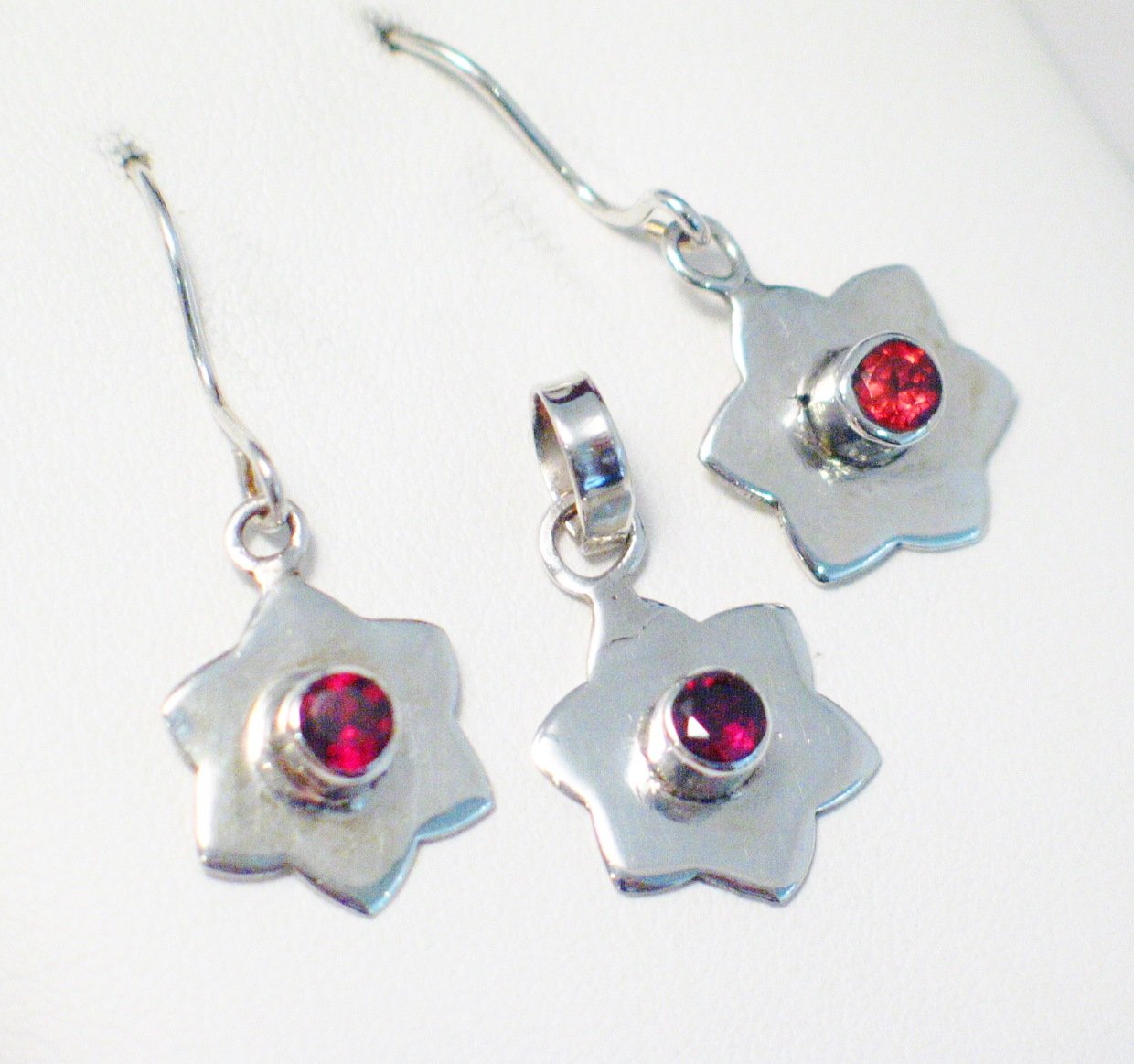 Jewelry sets | Sterling Silver Garnet Birthstone Star Design Pendant Earrings set | Womens Jewelry | Blingschlingers Jewelry
