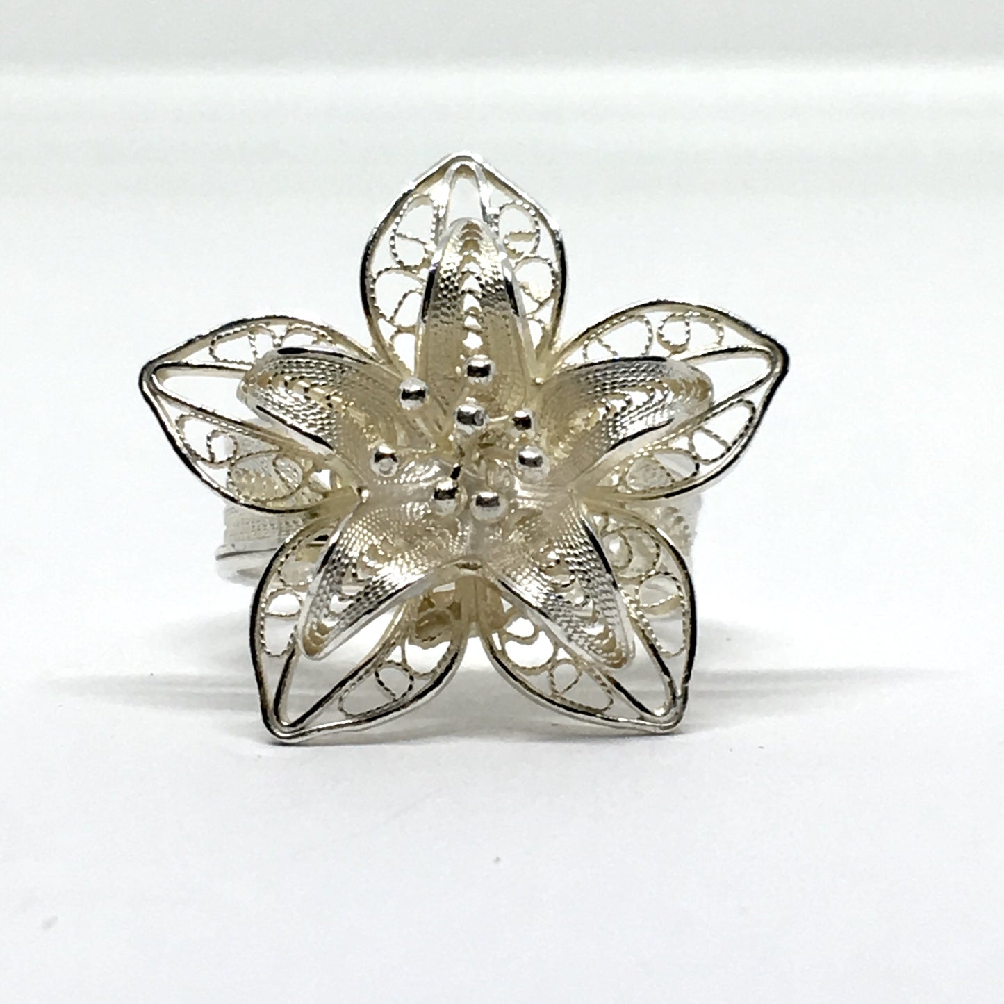 Jewelry > Ring - Vintage Floriculture Flair - Sterling Silver Ornate Filigree 3D Flower Design Ring 7.25 -  online at Blingschlingers.com USA