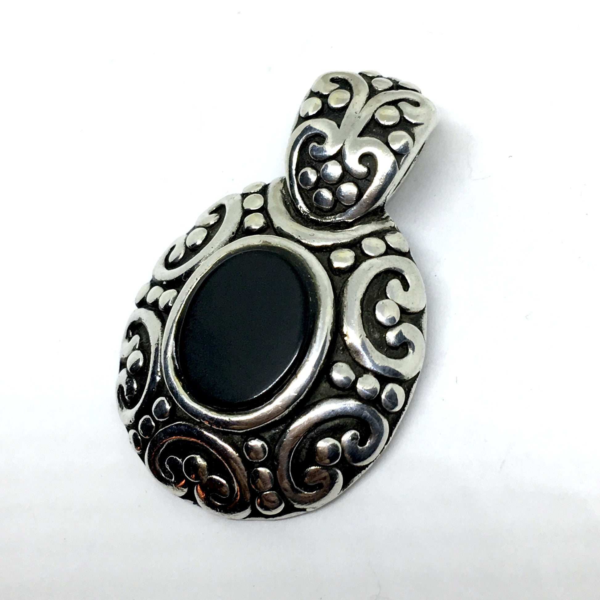 Used Jewelry > Pendant - Men Women Sterling Silver Dark Pool Jet Stone Design Pendant