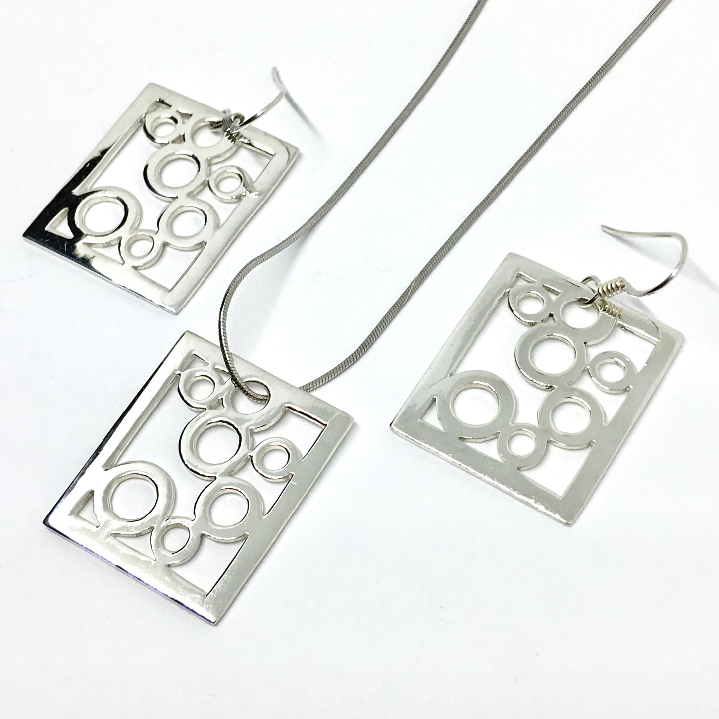 Jewelry Accessories - Artsy Circle Design Sterling Silver Pendant Necklace & Earrings set