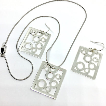 Jewelry Accessories - Artsy Circle Design Sterling Silver Pendant Necklace & Earrings set