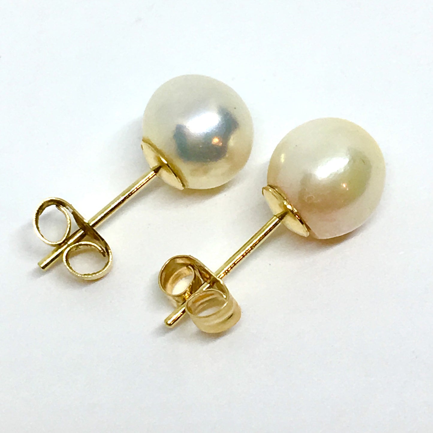 Used Jewelry - 14k Gold 7 mm Traditional Cultured White Pearl Stud Earrings