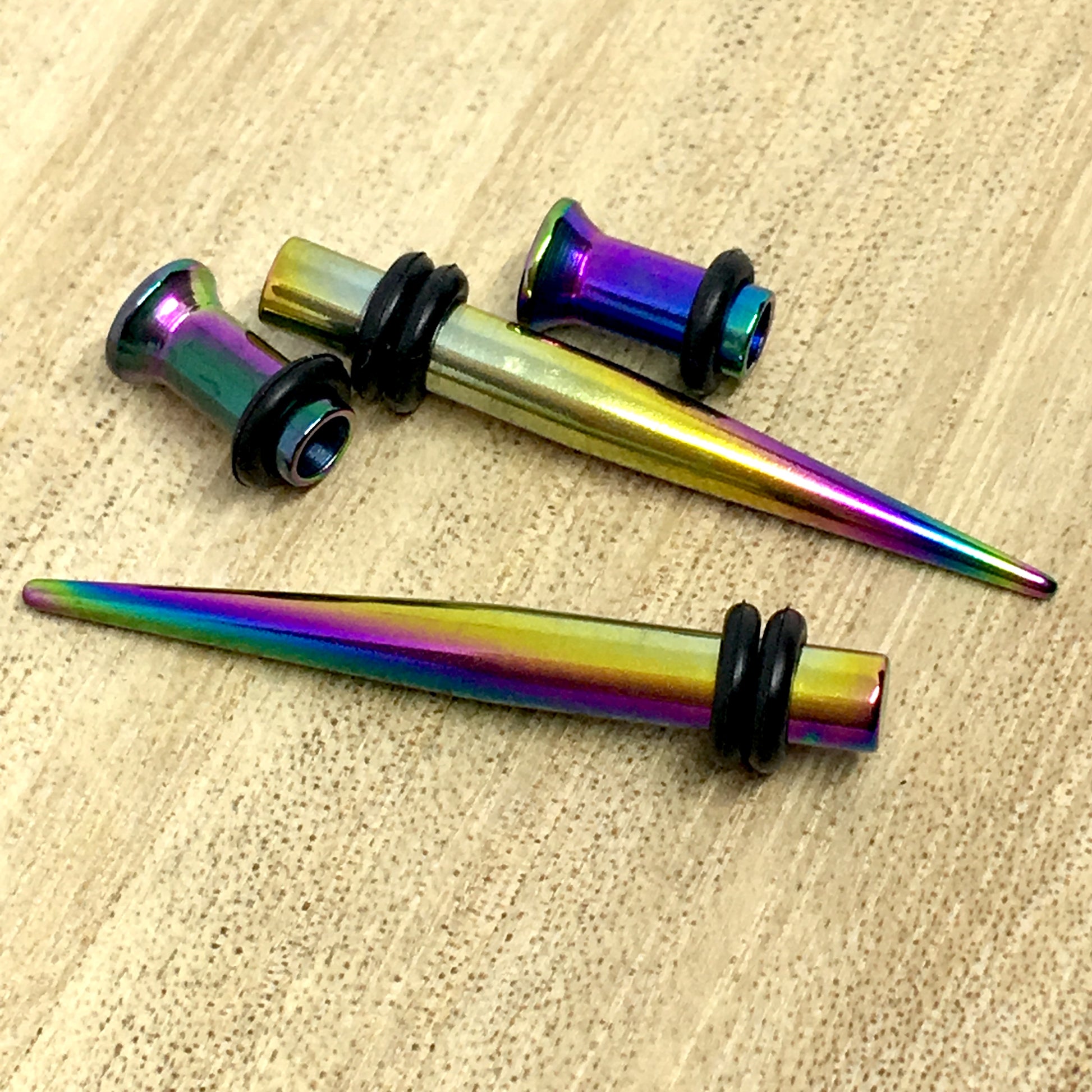 Body Jewelry - Ear Tapers & Gauges set 4mm 6g Rainbow Oil Slick Design Ear Plugs 