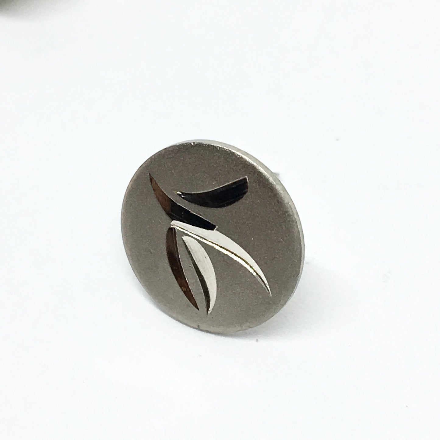 Tie-Tack | Mens used Sterling Silver Diamond Cut Leaf Design Round TieTack