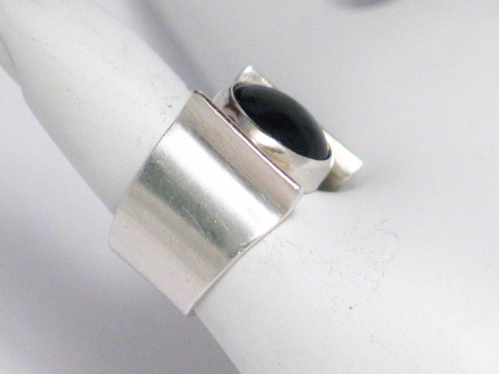 Womenswear Ring | Sterling Silver Floating Jet Black Onyx Stone Ring | Estate Jewelry online
