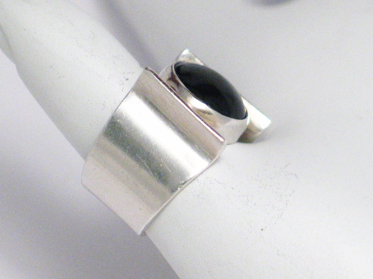 Sterling Silver Ring, sz6 Jet Black Onyx Stone Modern Style Wide Ring