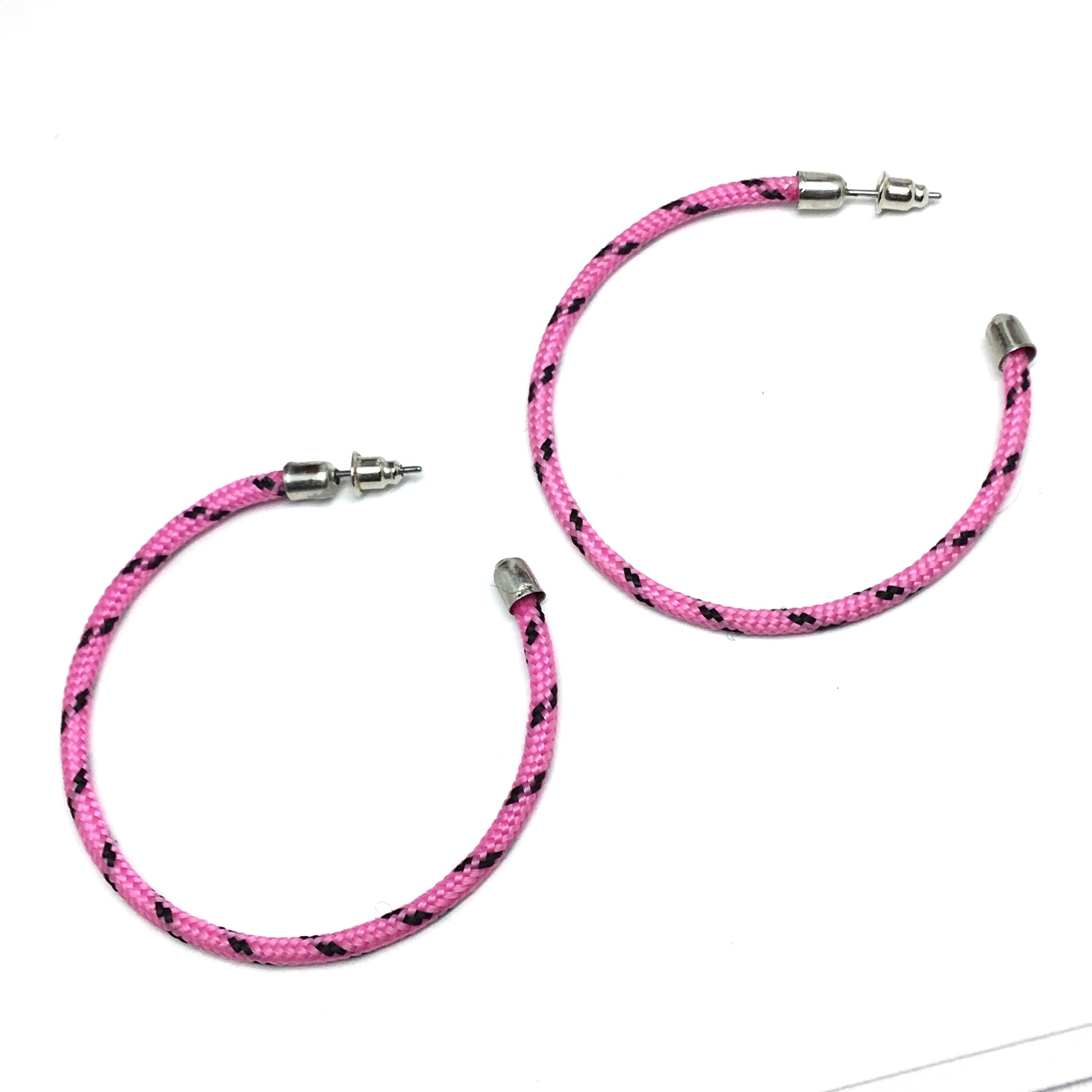 Fashion Jewelry - 90s Flair Pink Black Friendship Bracelet Style Hoop Earrings