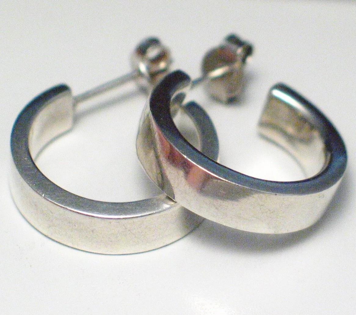 Womens Sterling Silver 5mm Wide Short Hoop Earrings | Estate Jewelry