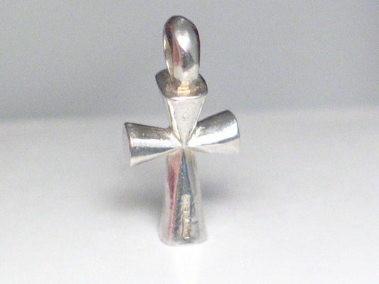Cross Pendant, Sterling Silver 1980s Vintage 3D Cross Style Pendant