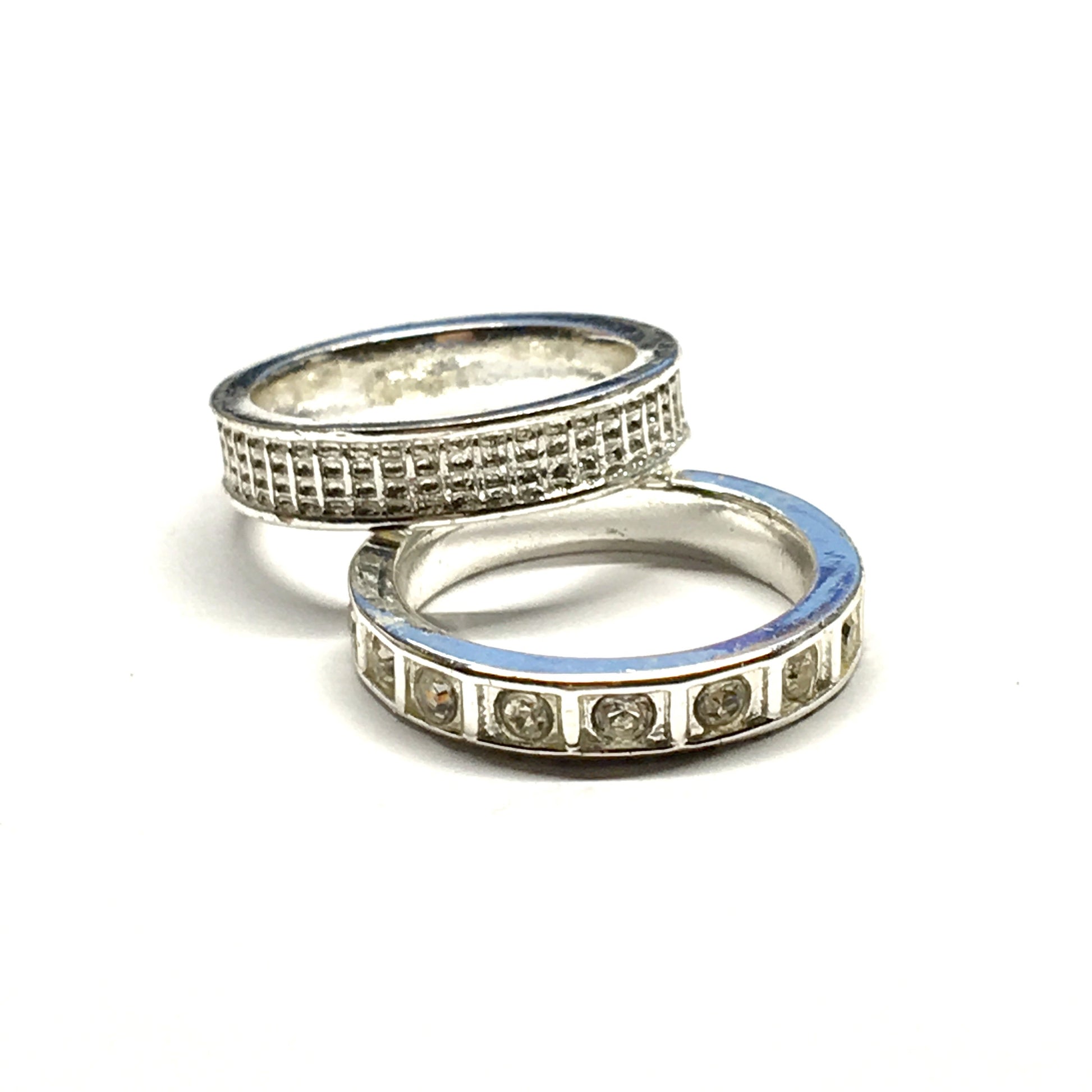 Used Jewelry - Womens set of 2 Silver Shimmery Rhinestone Stacking Band Ring
