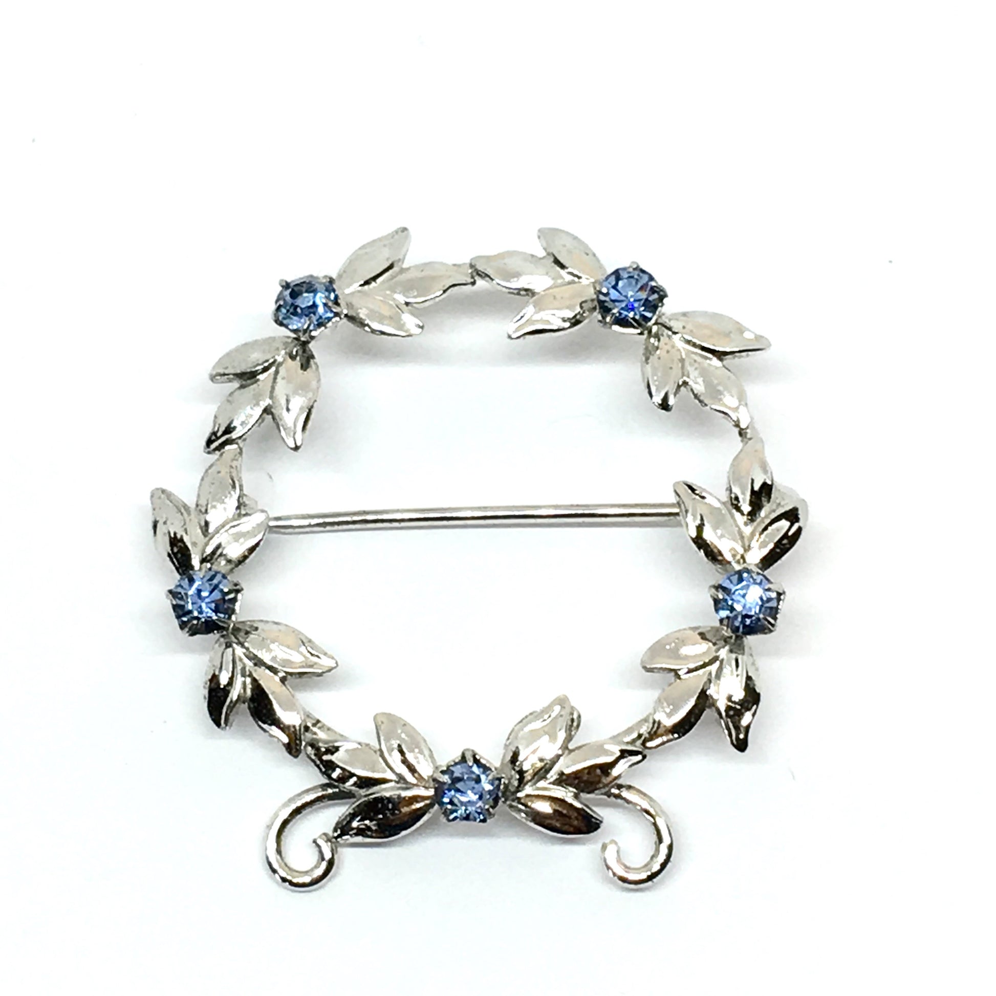 Brooch & Lapel Pin - Vintage 1950s Sterling Silver Radiant Sapphire Blue Wreath Halo Brooch Lapel Pin