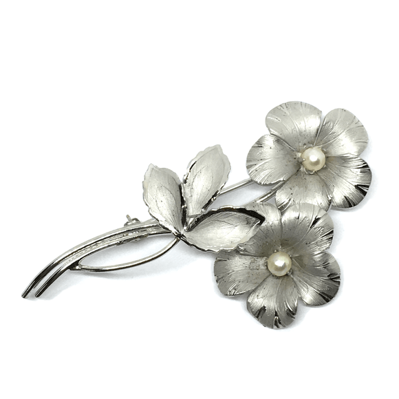 Brooch / Lapel Pin - Vintage 60s Sterling Silver Sculpted 3-D Flower Pearl Brooch Lapel Pin - Blingschlingers Jewelry