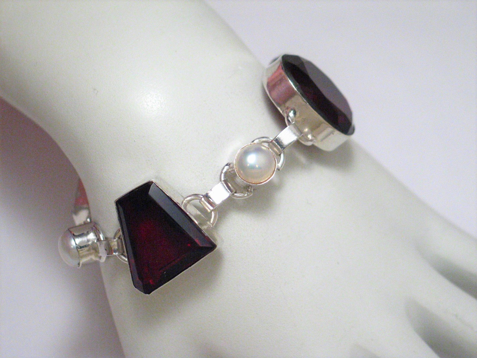 Sterling Silver Bracelet, 8in Preowned Big Chunky White Red Stone 925 Silver Bracelet