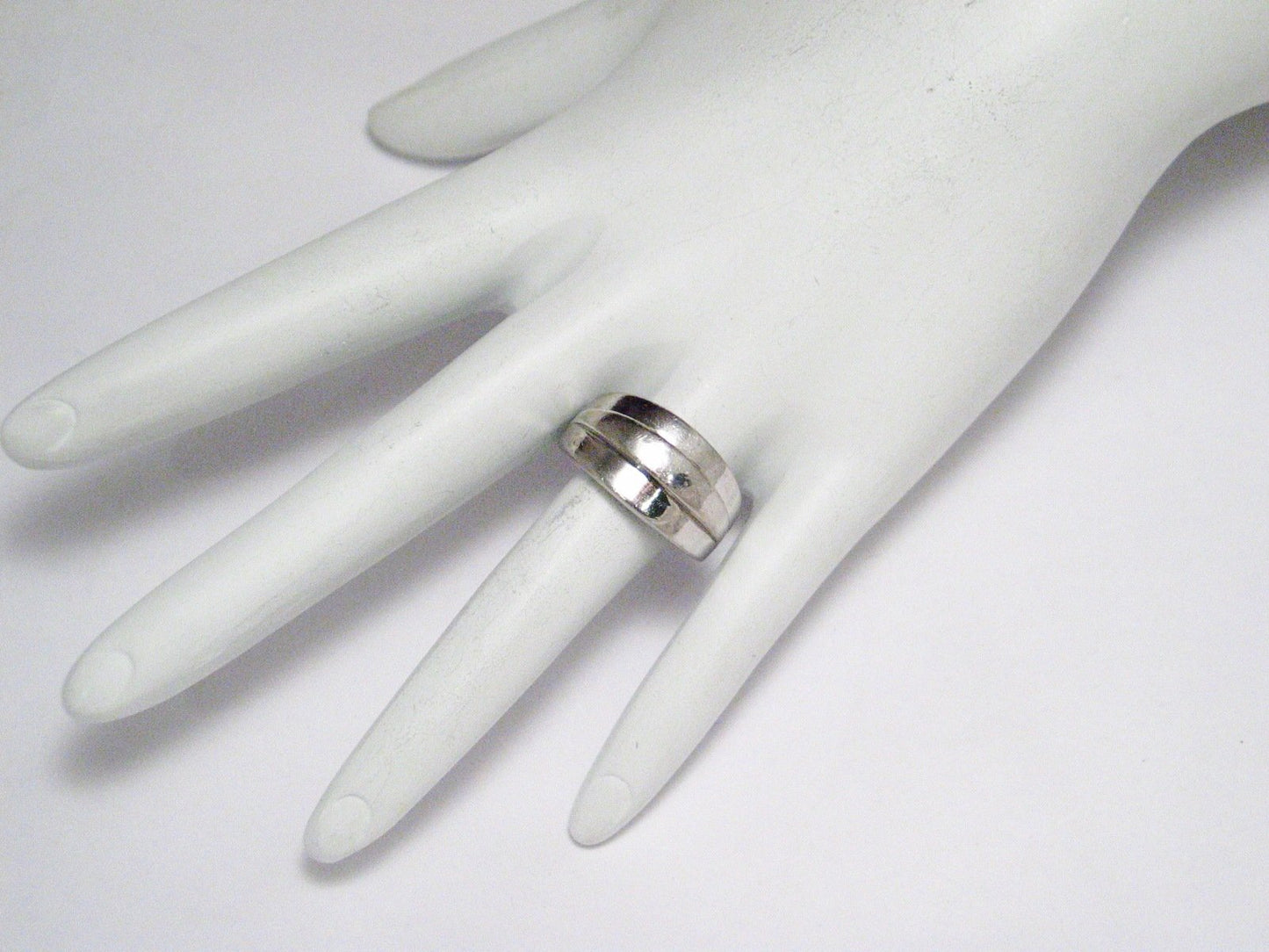 Silver Rings | Silver 11mm Modernist Style Plain Band Ring  7.25 | Discount Estate Jewelry