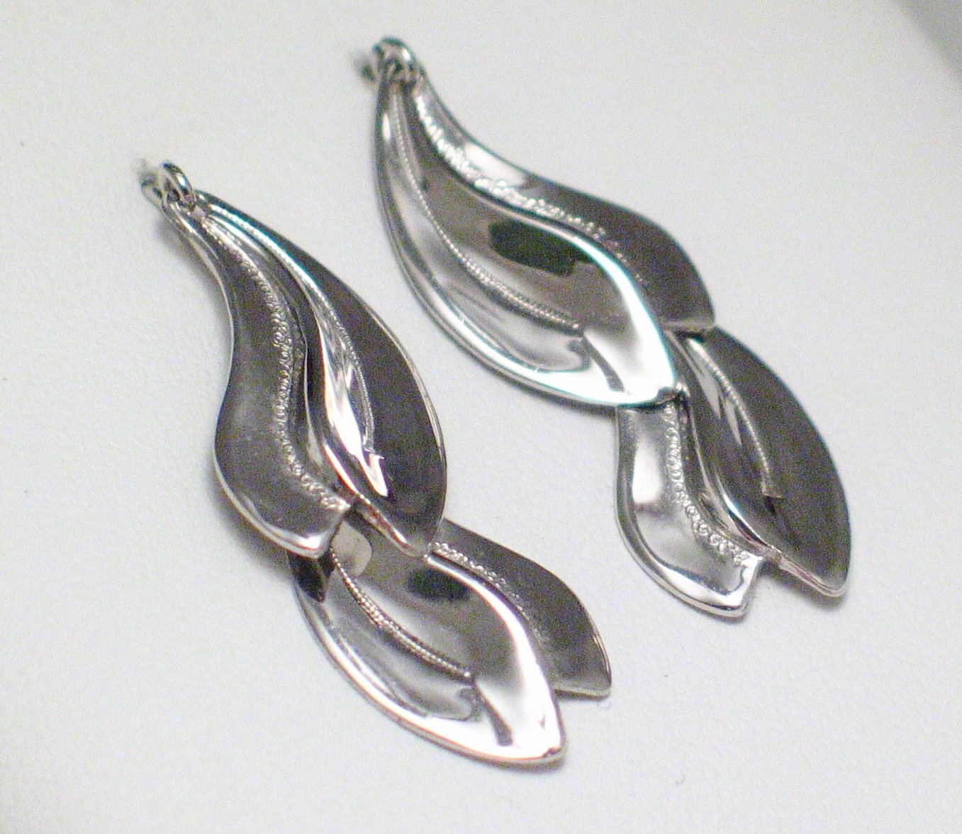 Silver Earrings | Womens Sterling Flirty Wavy Feather Design Dangle Earrings | Estate Jewelry Website online at Blingschlingers 