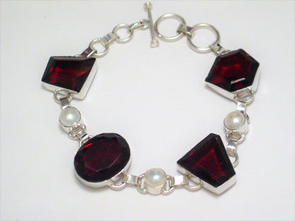 Used Jewelry > Bracelets > Womens > 8 in Sterling Silver Chunky Red Stone Pearl Bracelet - Blingschlingers Jewelry