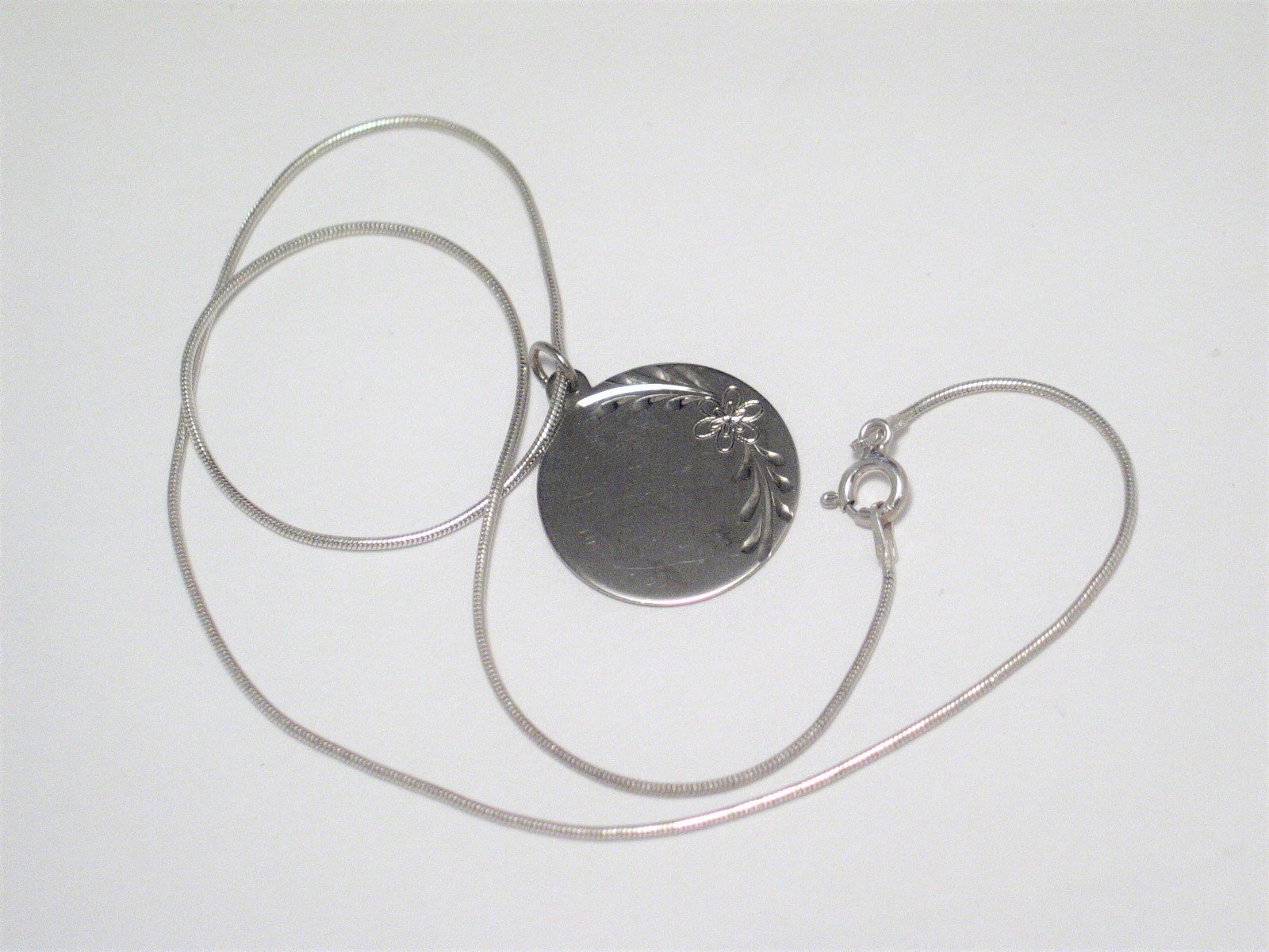 Used Jewelry Necklace | Womens 16" Sterling Silver Etched Floral Design Engraveable Reflective Disc Pendant Necklace