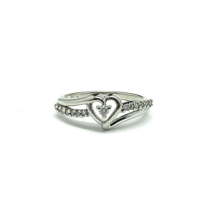 Jewelry used - Delicate 10k White Gold sz 5 Small Diamond Heart Ring