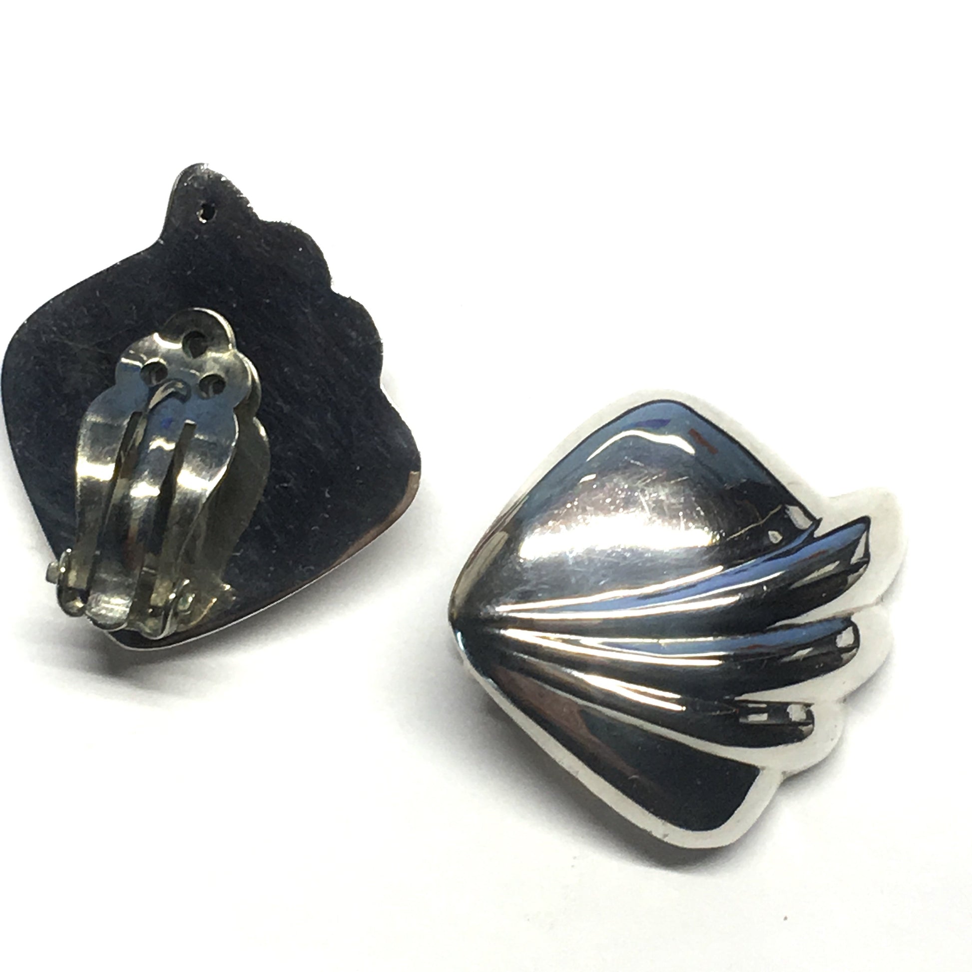 Used Jewelry > Earrings | Womens Sterling Silver A Symmetrical Scalloped Design Clip-On Earrings