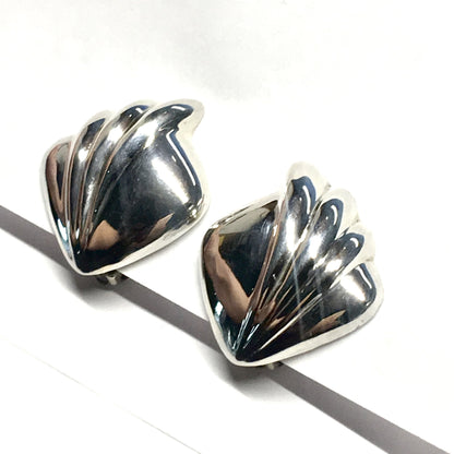 Used Jewelry > Earrings | Womens Sterling Silver A Symmetrical Scalloped Design Clip-On Earrings