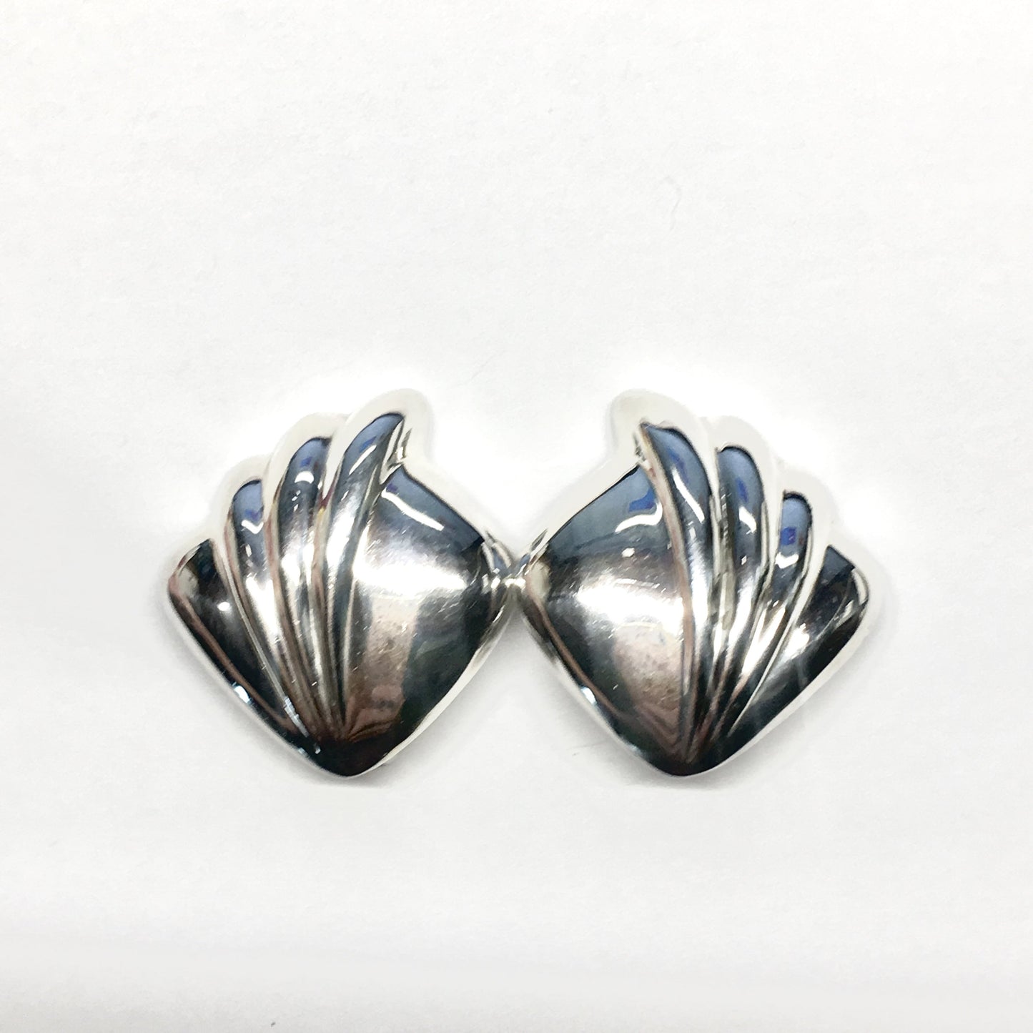 Used Jewelry > Earrings | Womens Sterling Silver A Symmetrical Scalloped Design Clip-On Earrings