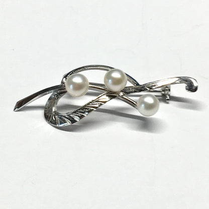Brooch / Lapel Pin - Men Women Sterling Silver Bleeding Heart Design Pearl Brooch