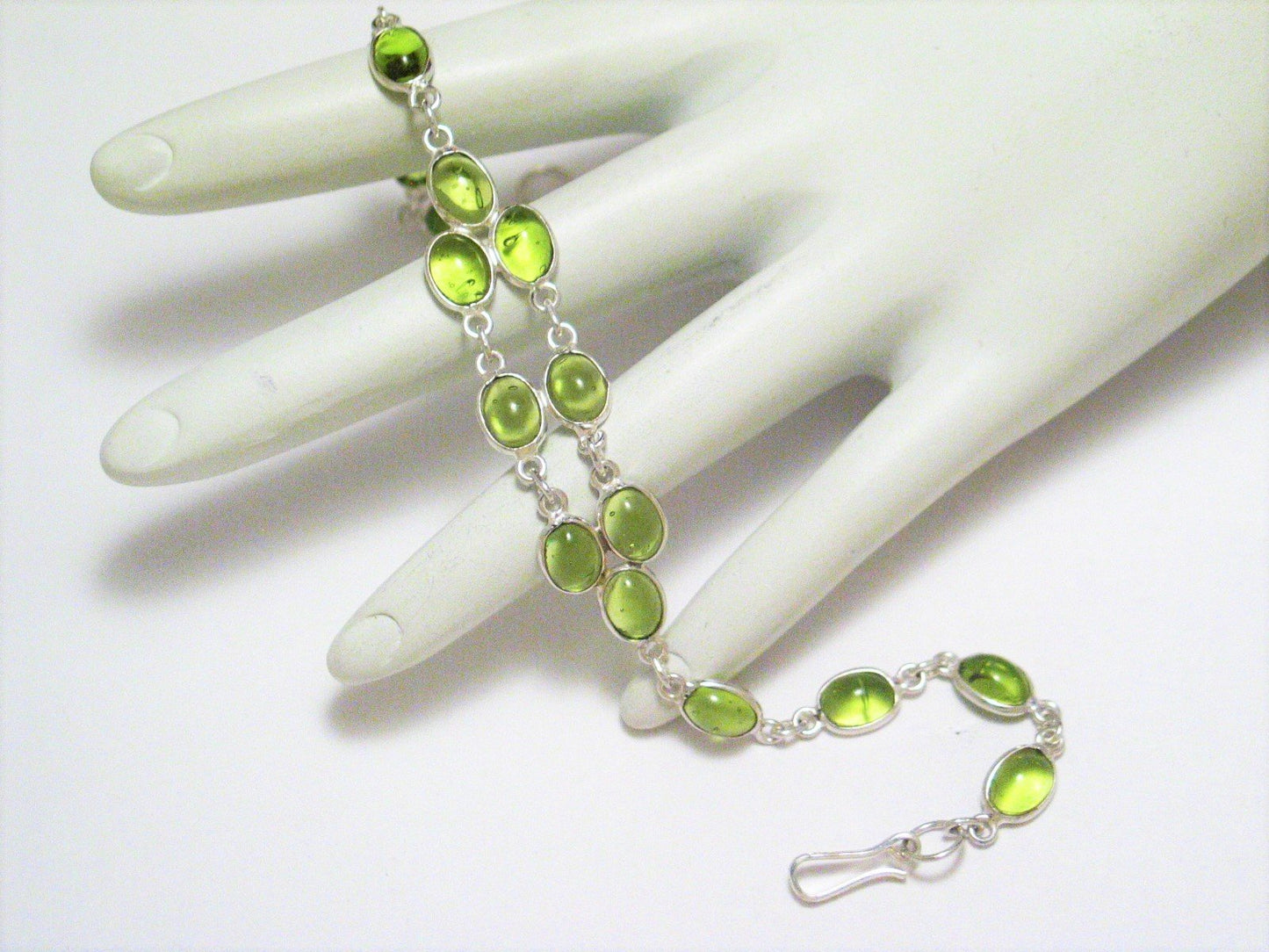 Sterling Silver Bracelet, 8.5" Stylish Spring Vibrant Green 925 Silver Bracelet