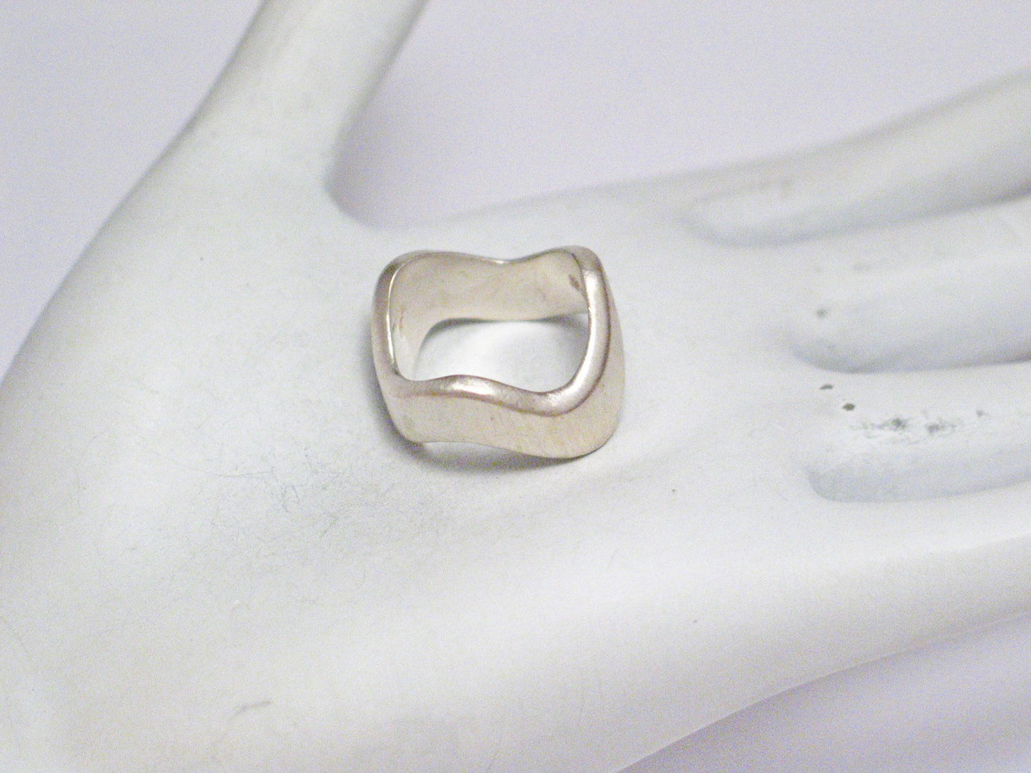 Sterling Silver Band, sz6 Edgy Style Brushed Wavy Design Band Statement Ring - Discount Estate Jewelry