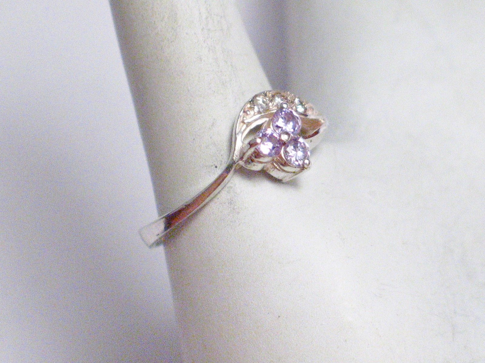 Silver Rings | Women's Petite Sterling Silver Light Purple Flower Ring  8.5 | Estate Jewelry online