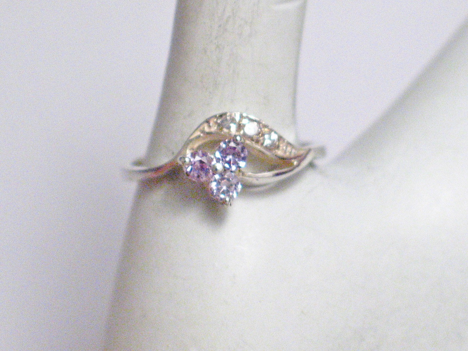 Silver Rings | Women's Petite Sterling Silver Light Purple Flower Ring  8.5 | Estate Jewelry online
