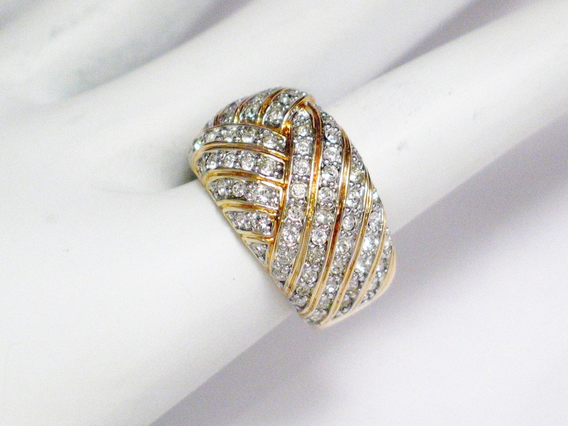 Womens Ring, Gold Rhinestone Design Wide Band Fashion Ring sz7 - Estate Jewelry