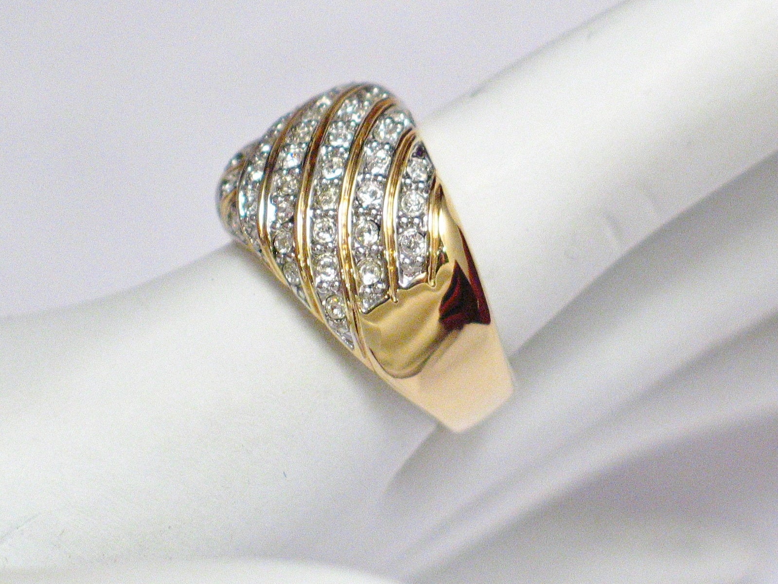 Womens Ring, Gold Rhinestone Design Wide Band Fashion Ring sz7 - Estate Jewelry | Blingschlingers online