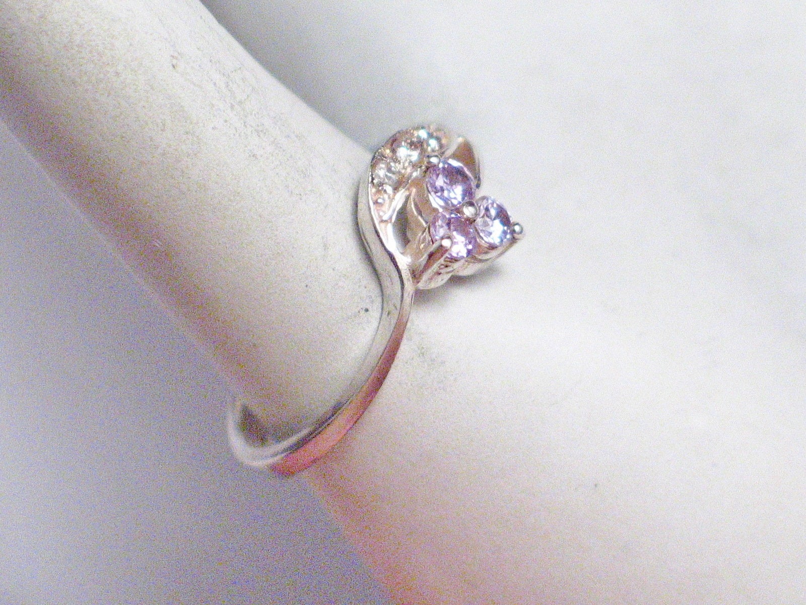 Silver Rings | Women's Petite Sterling Silver Light Purple Flower Ring  8.5 | Estate Jewelry online