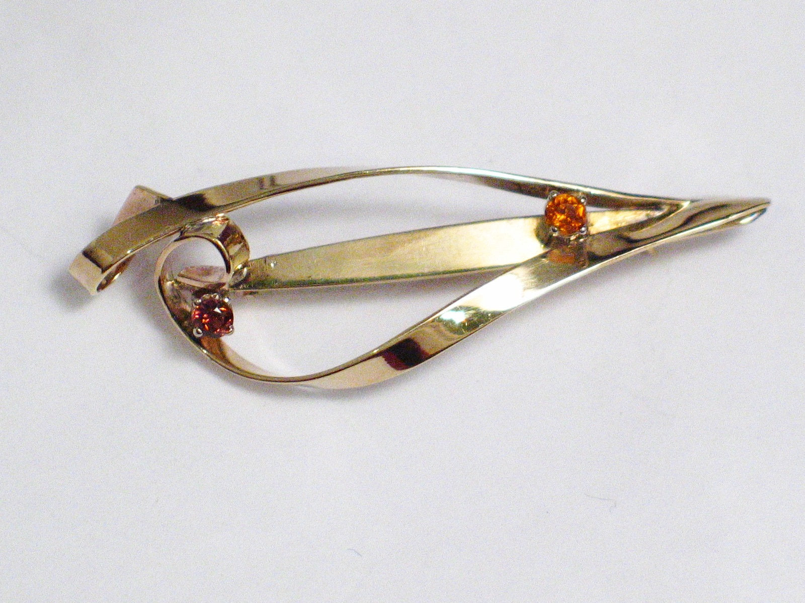 Gold Brooch / Lapel Pin | Vintage 8kt Gold Flowing Design Citrine Garnet Stone Brooch / Lapel Pin | Jewelry