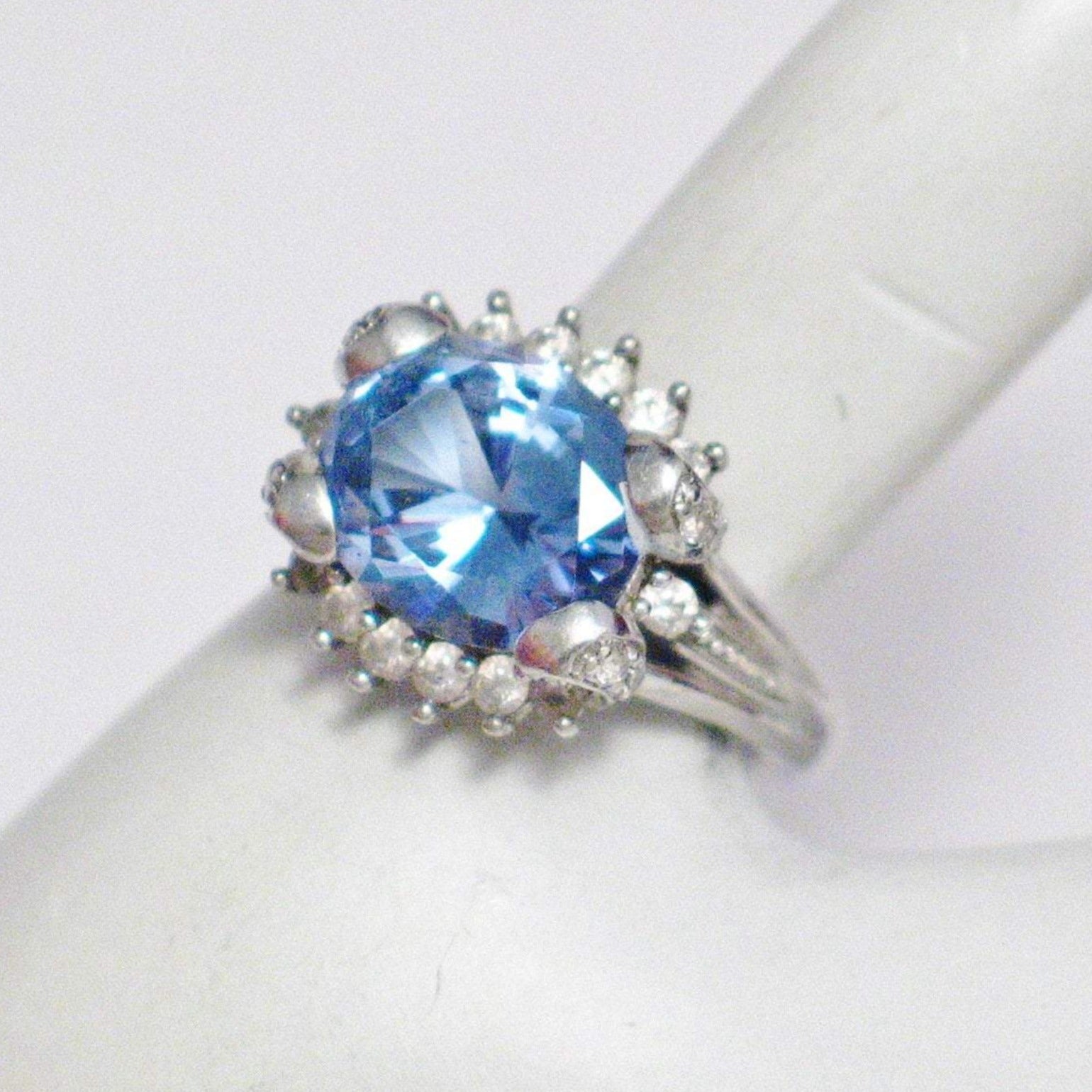 Sterling Silver Ring, Womens sz8 Blue Topaz Gemstone Halo Cocktail Ring - Blingschlingers Jewelry
