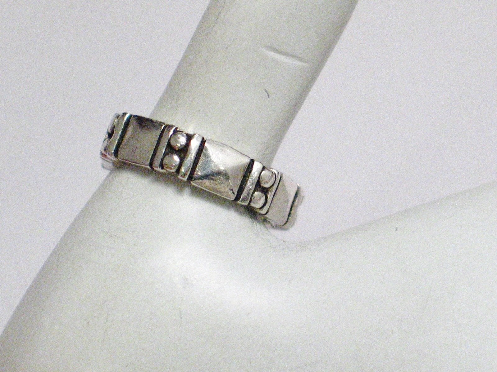 Silver Band, Mens Womens sz7 Pyramid Studded Pattern Stacking Style Sterling Silver Ring